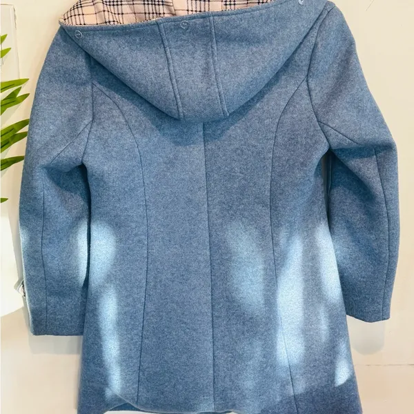 Stylish Blue Coat with Plaid Lining Size M - Image 2