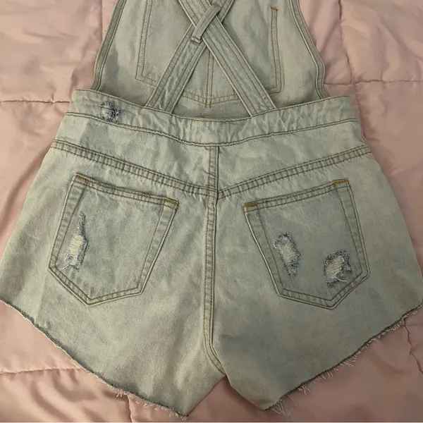 Glassons Denim light wash distressed overall shorts romper, size 8 boho casual - Image 16