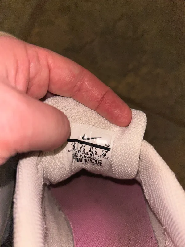 White and Pink Nike Casual Shoes - Image 6