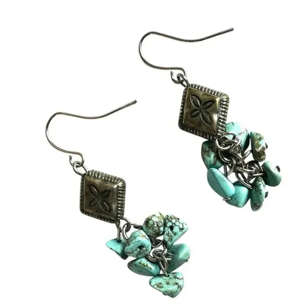 Southwestern Turquoise Chip Cluster Dangle Earrings Blue - Image 8
