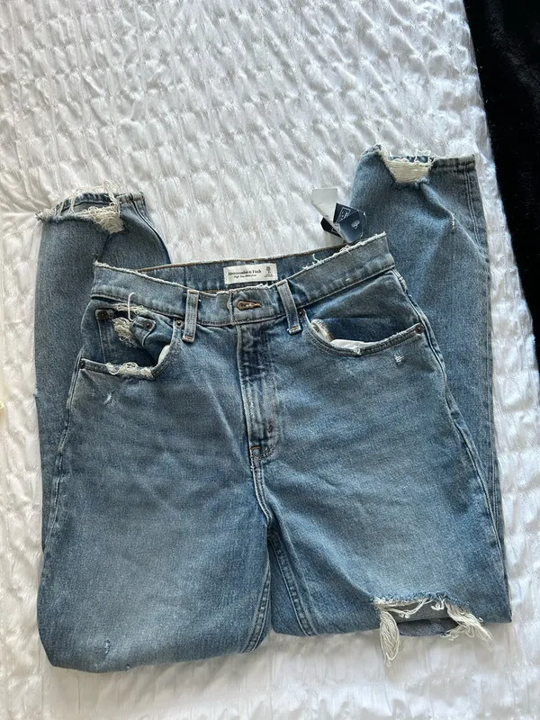 Abercrombie Jeans - Image 3