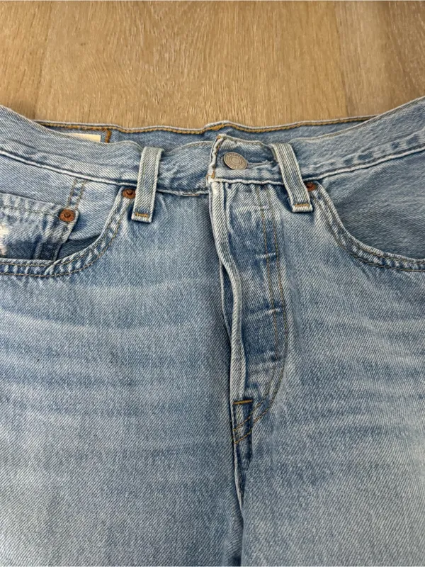 Levi’s Light Blue Distressed Straight-Leg Jeans - Image 3
