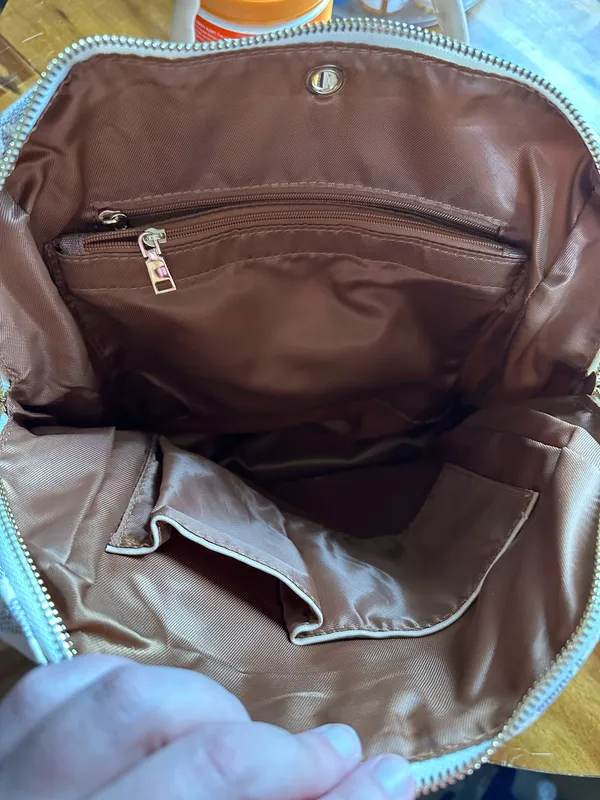 Amazon backpack with cosmetic bag  - Image 5