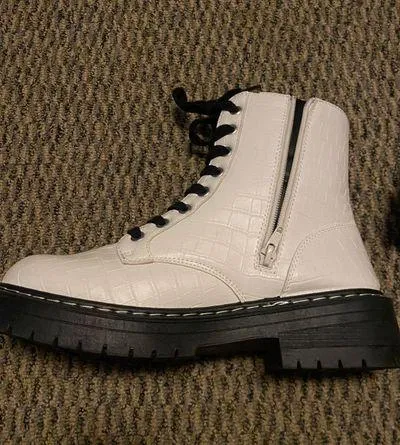 White Leather Boots Size 8 - Image 4