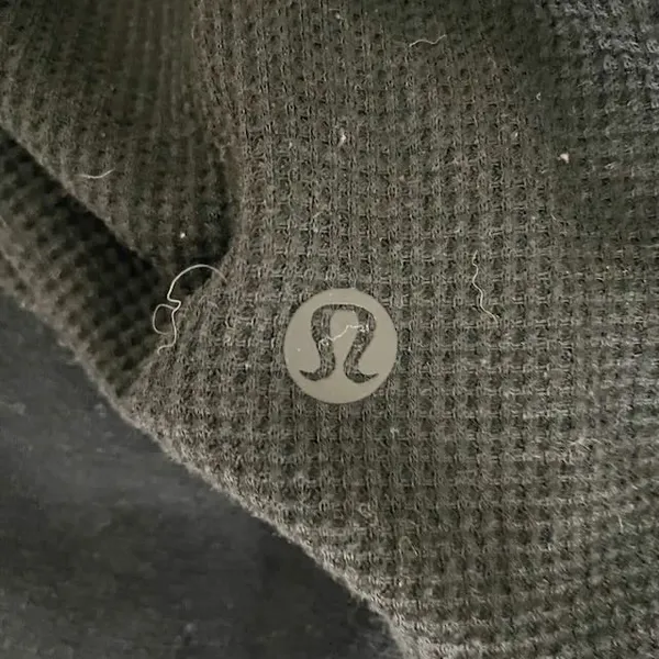 Lululemon Women's Swiftly Tech Henley Button V Neck Long Sleeve Shirt Blouse M - Image 3