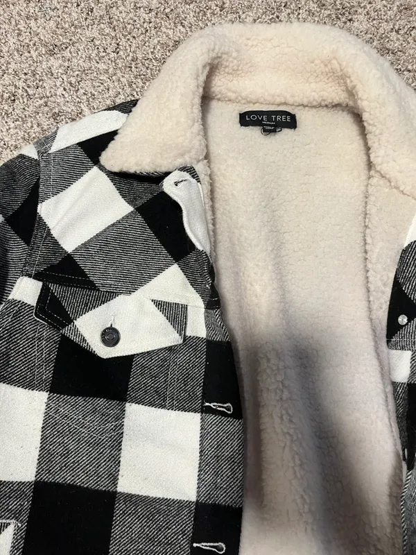 Plaid Sherpa Jacket Size M - Image 3
