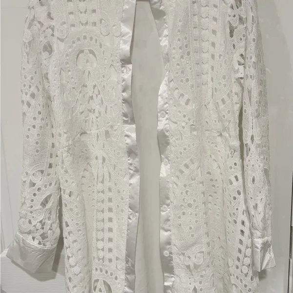 White Lace Coastal Beach Resort Long Sleeve Button Size Small Shirt Dress - Image 5