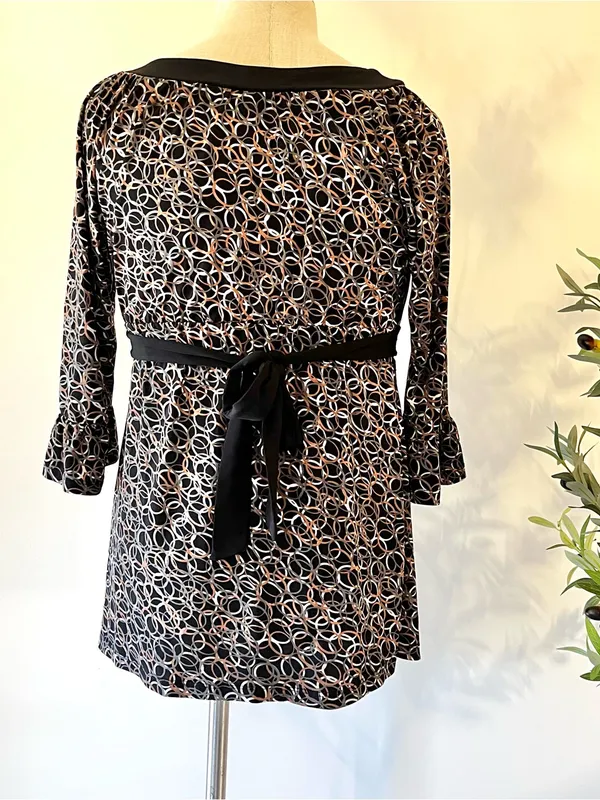 Motherhood Maternity Y2K Women's Black and White Patterned Empire-Waist tunic - Image 3