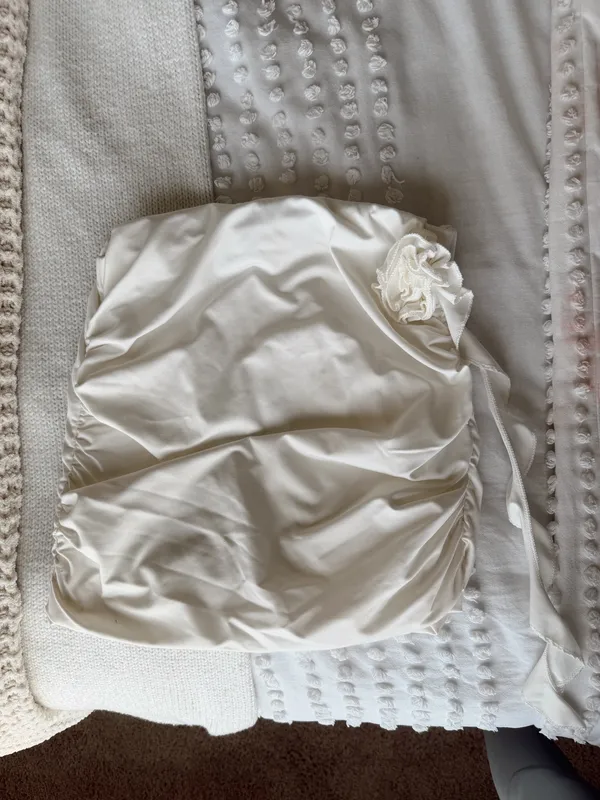 Amazon White Set - Image 4