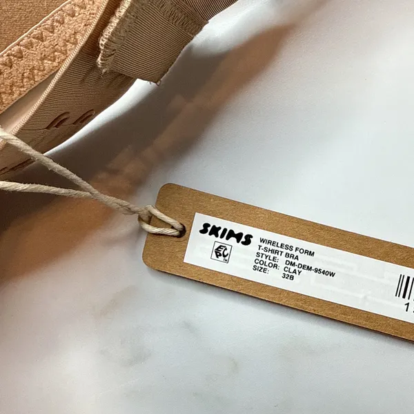 NWT Skims Wireless Form T-Shirt Bra - Image 4