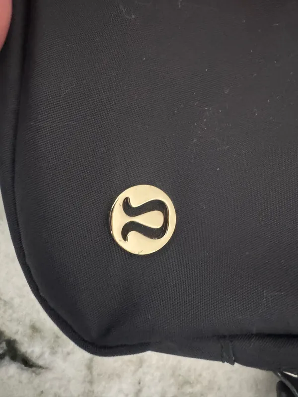 Lululemon Everywhere Belt Bag 1L - Image 2