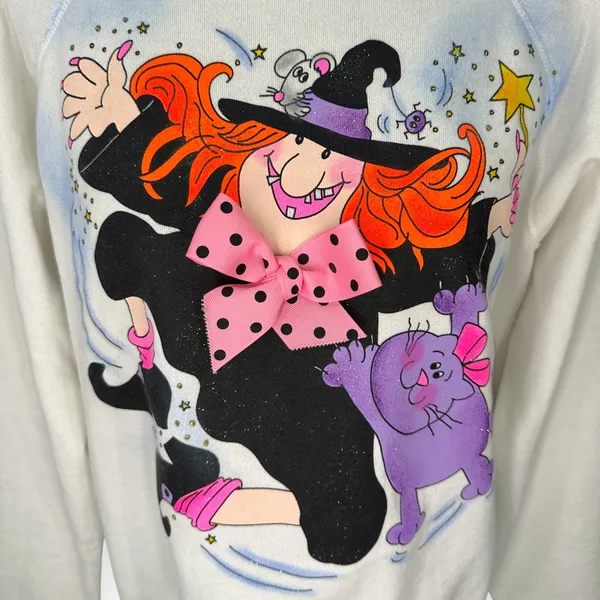 VINTAGE Dead Stock XL Handpainted by I'm Yours Halloween Witch Sweatshirt - Image 3
