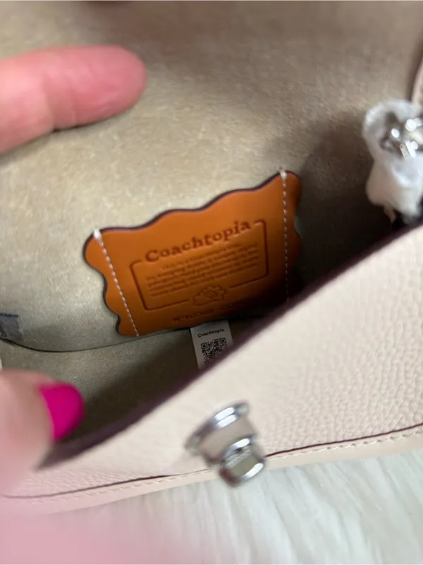 Coach Coachtopia Cloud White Leather Mini Wavy Dinky Bag - Image 6