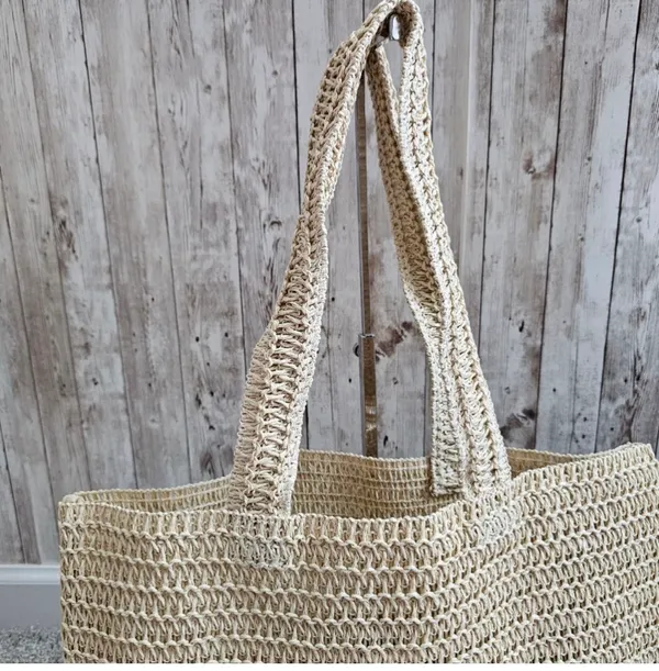 Burberry goddess straw tote bag  - Image 2