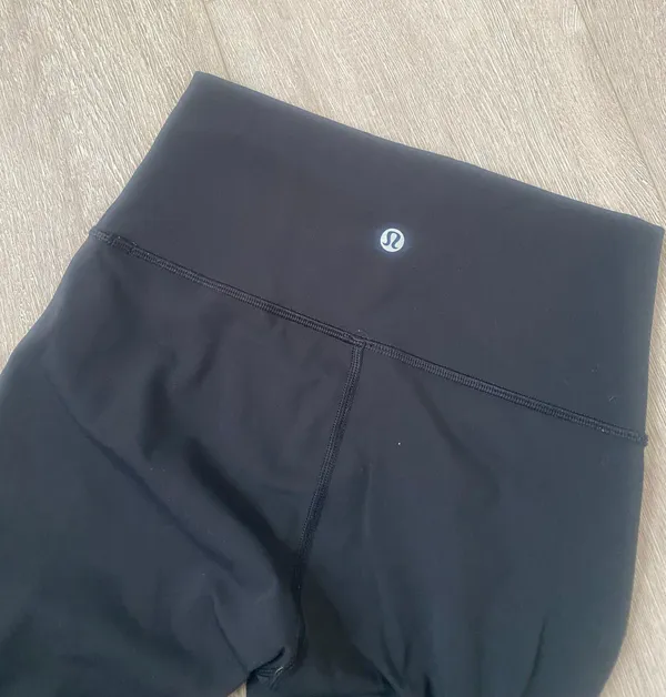 Lululemon Black HR Wunder Under Legging 25” Size 4 - Image 3