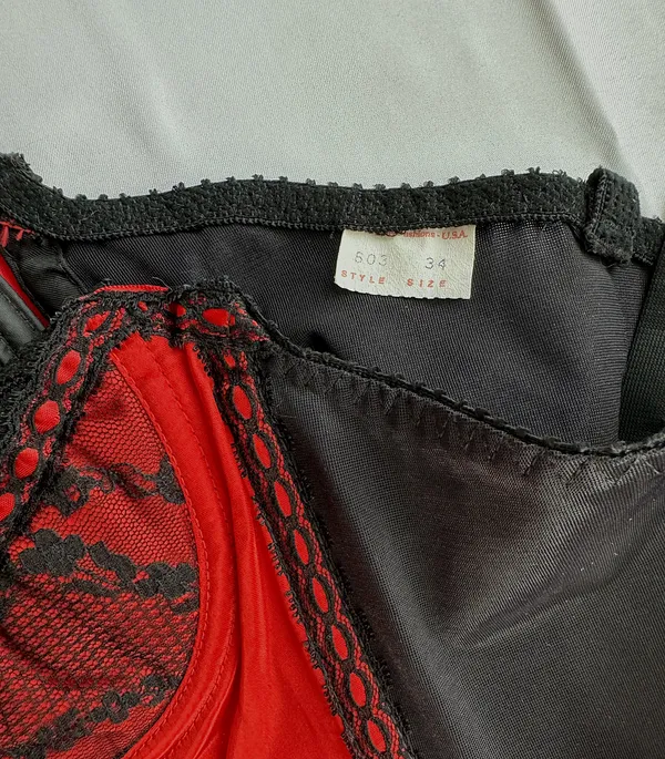Red and Black Corset - Image 5