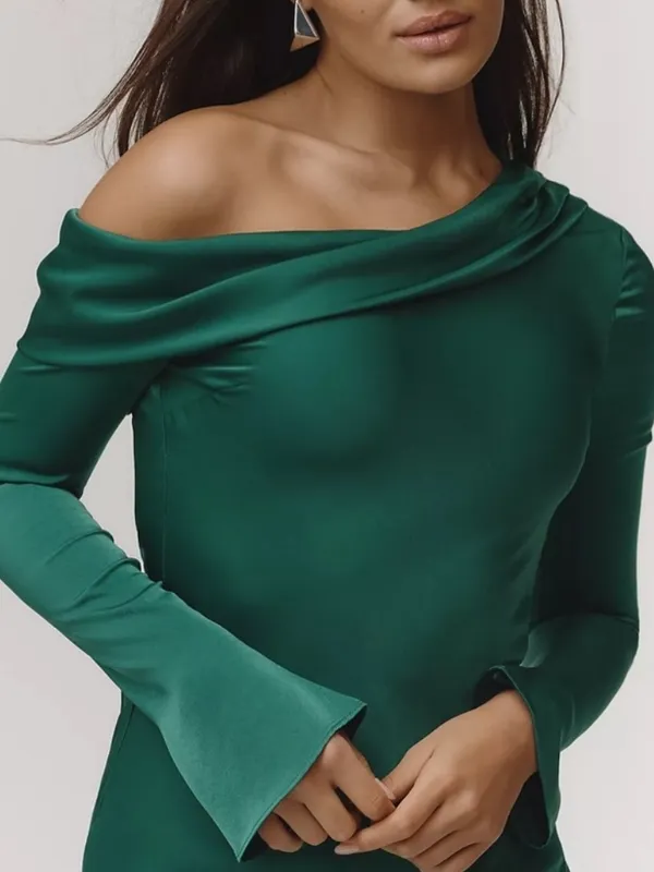 Nia Women’s Claire One Off Shoulder Emerald Green Long Sleeve Satin Midi Dress - Image 8