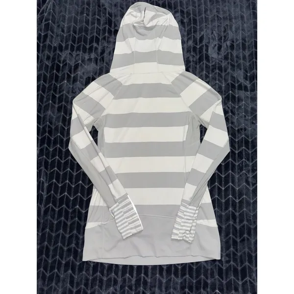 Lululemon Women's Hoodie Sweatshirt Gray White Striped COWL Size 8 - Image 7