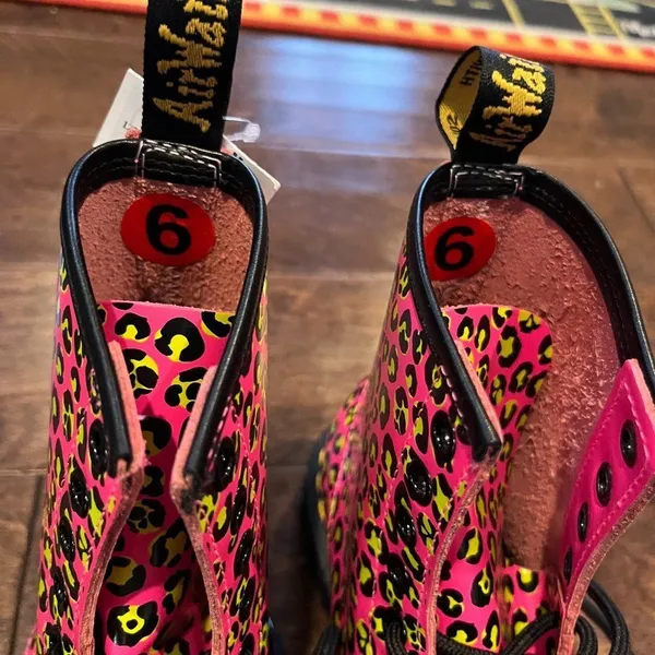 Dr Martens 1460 Leopard Smooth Leather Lace Up Boots Hot Pink NWT - Image 5