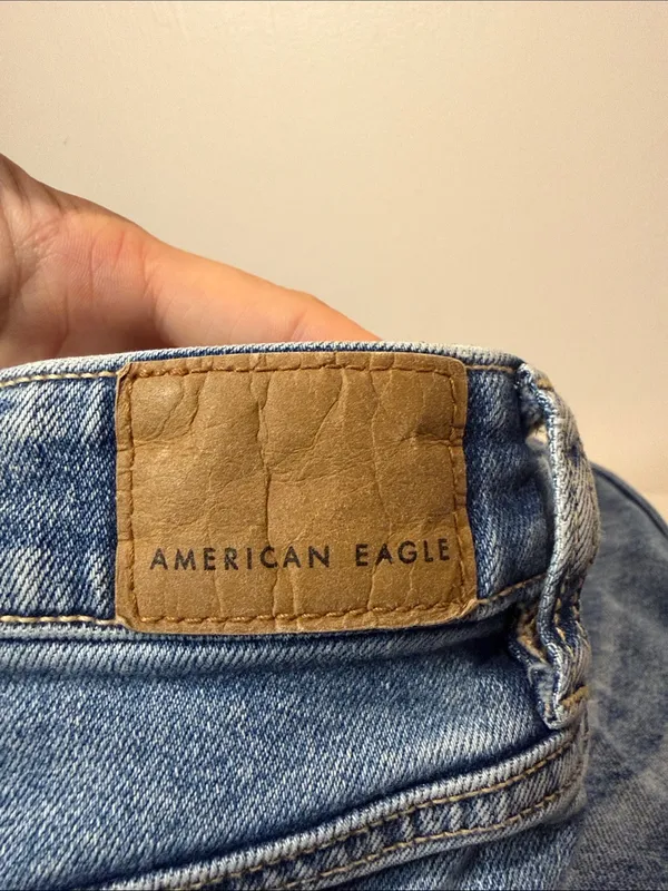 American Eagle Strigid Mom Jean Distressed Destroyed Knees Size 2 Regular - Image 5