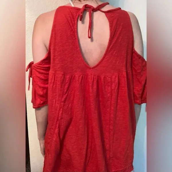 Free People Red Cold Shoulder Tunic Top High Low Hem Size Small Boho Flow Top - Image 2