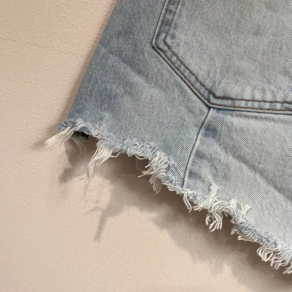 Abercrombie High Rise‎ Cutoff Shorts Size 26 Light Wash Distressed Denim - Image 5