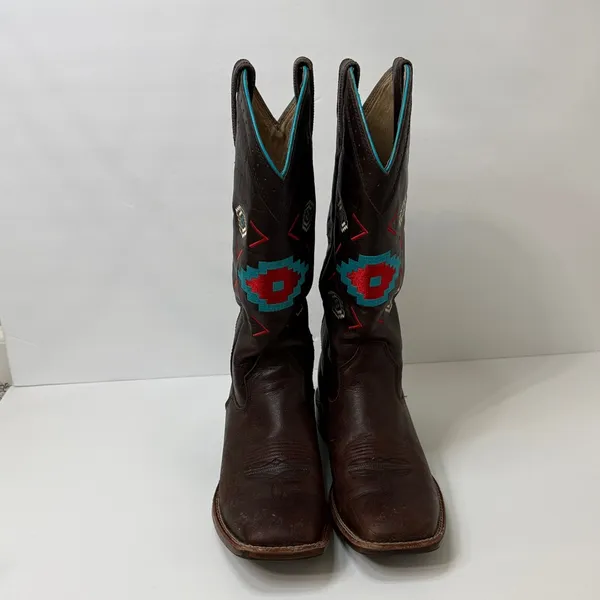 Noble Outfitters Stylish Brown Leather Ankle Boots with Embroidered Accents - Image 2