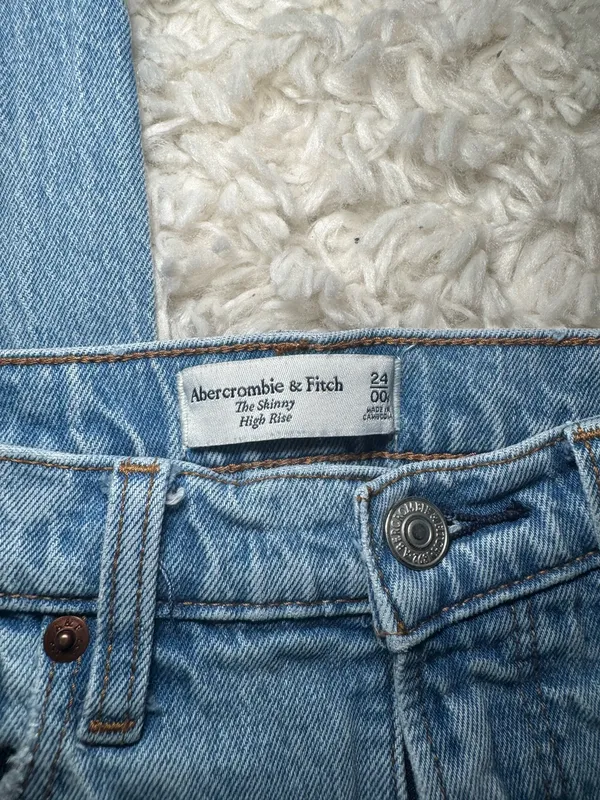 Abercrombie jeans - Image 3
