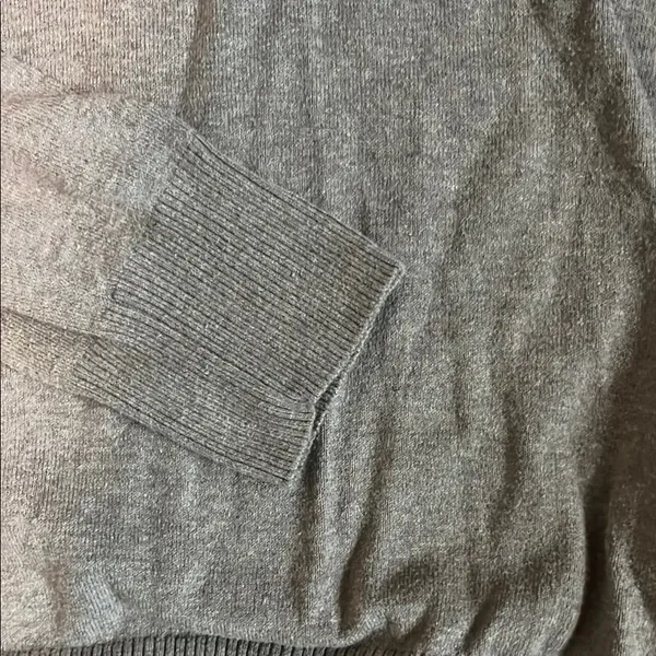 GAP Tan V-Neck Sweater Classic Knit Design - Image 3
