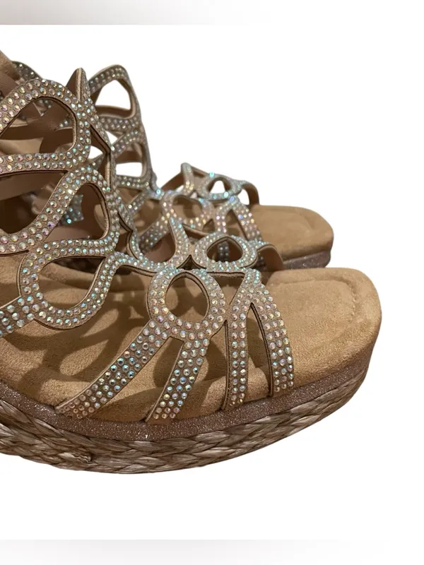 Impo Orleans Raffia Platform Wedge Sandals Taupe Rhinestone Women’s Size 9 - Image 3