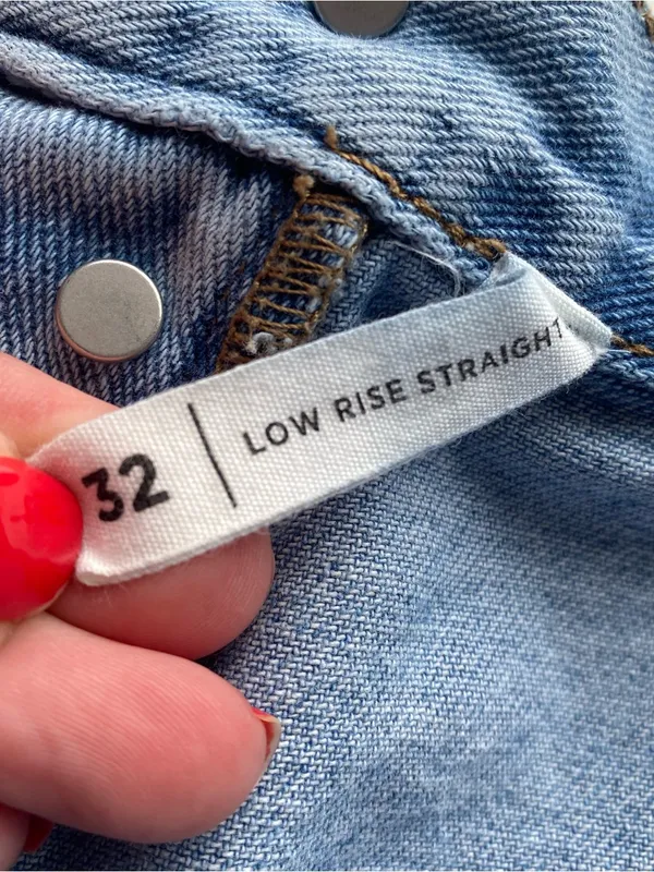 PacSun low rise straight leg denim jeans light wash button fly fall winter 32 - Image 4