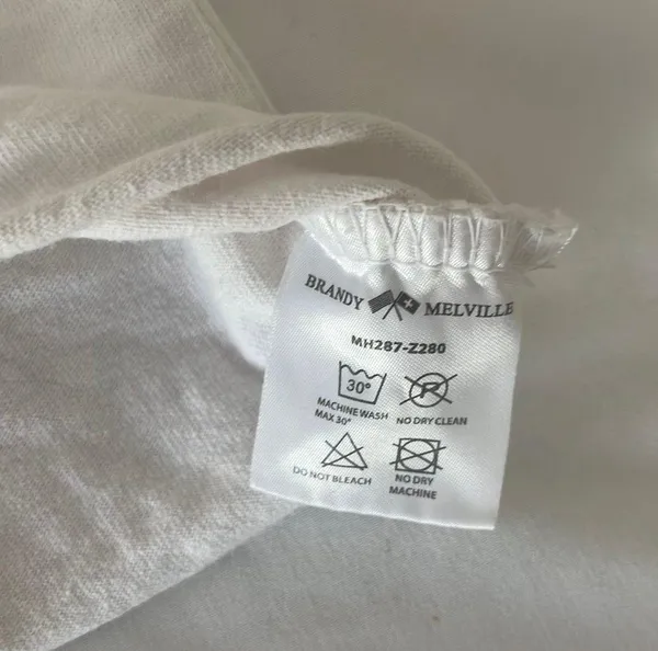 Brandy Melville cropped top - Image 2