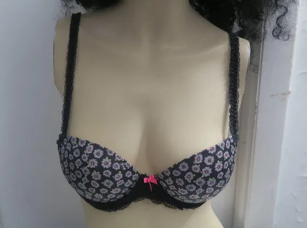 PINK Victoria's Secret flirt push-up bra floral flowers in black and white size 34B. - Image 2