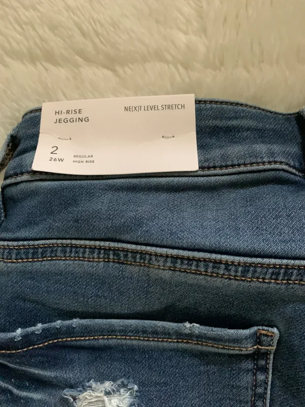 American Eagle Outfitters - Image 8