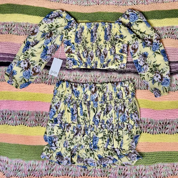 Floral Off-Shoulder sheer long sleeve crop top and mini skirt set Size L - Image 4