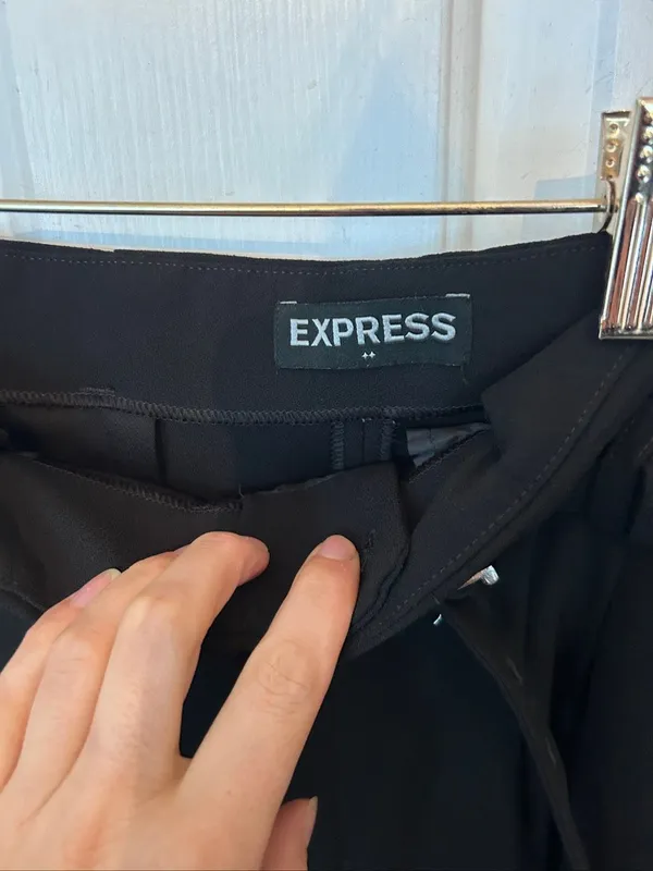 Express wide leg high-rise dress pants size 8 stylish work attire - Image 2