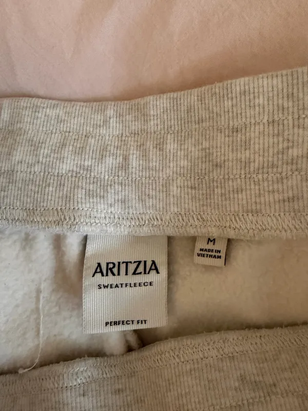 Aritzia Grey Sweatpants TNA - Image 3