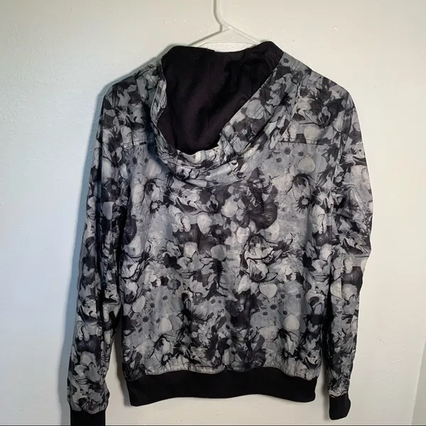 Ideology Women's Full Zip Athletic Jacket‎ Windbreaker Black Gray Floral Mesh - Image 7