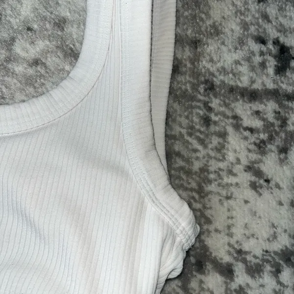 Alo Yoga Wellness Bra - Image 4