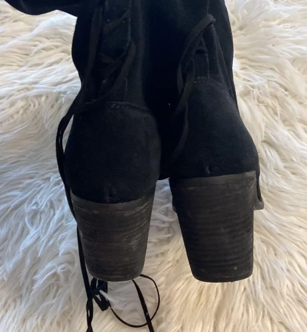 Toms Boots Size 11 Excellent Condition Color Black Heel 3” Stable Leather - Image 11