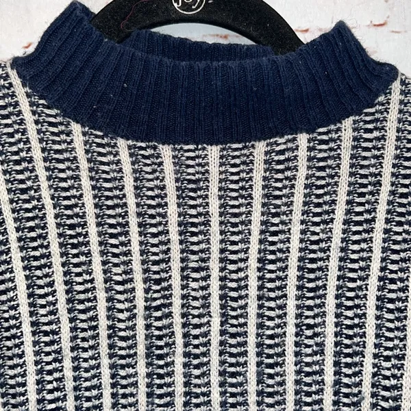 BDG Sweater Womens Small Blue White Long Sleeve Crewneck Crop Top Striped - Image 2