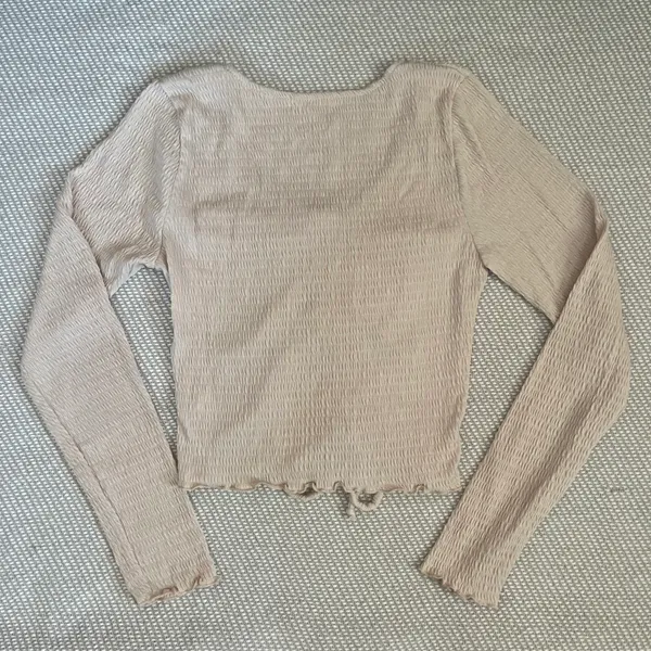 MoaMoa Woman’s Cream Beige Cropped Front Ruffle Lettuce Long Sleeve Blouse Sz Sm - Image 3