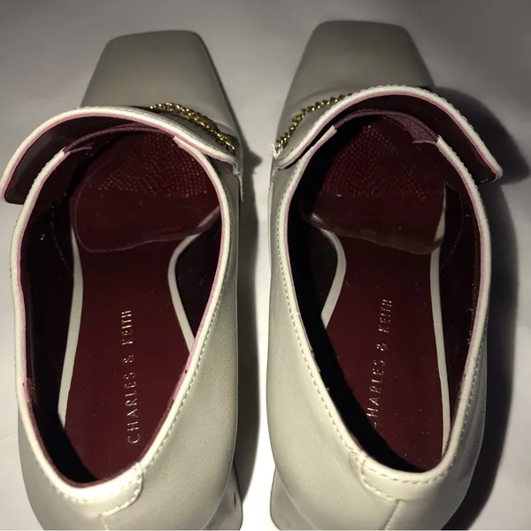 Charles & Keith Gray Leather Block Heel Chain Loafers (36) - Image 10