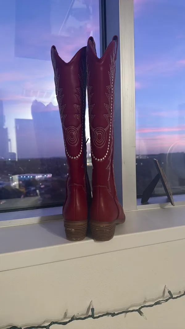 red boots Size 7 - Image 2