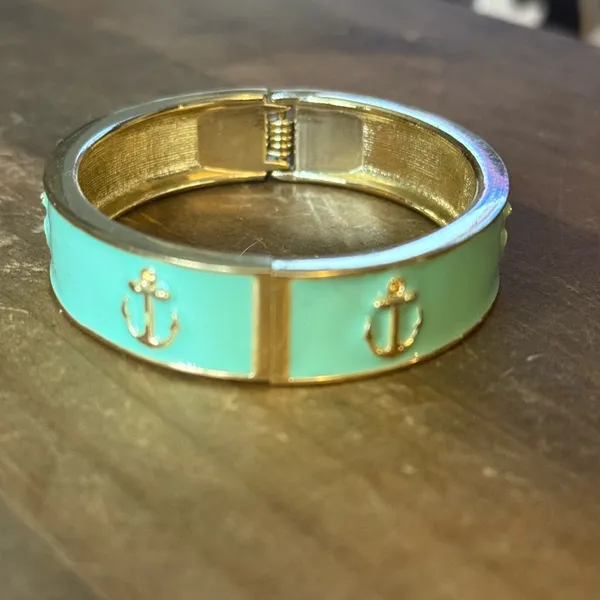 Gold tone turquoise enamel anchor hinged bangle bracelet - Image 4