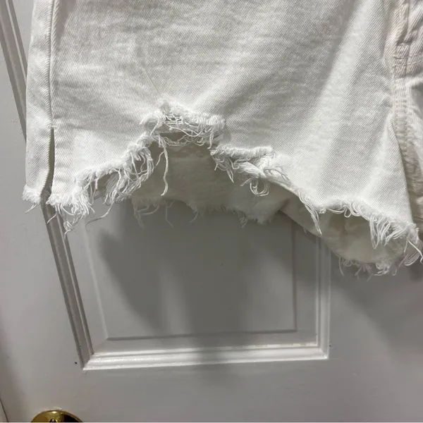 Abercrombie & Fitch Women’s The Cutoff Short Size 27/4 High Rise White Distress - Image 2