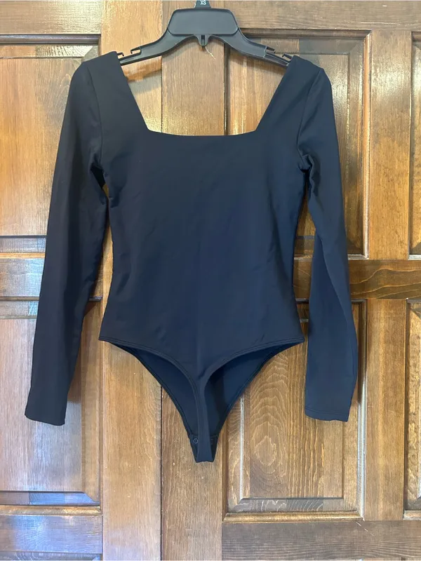 Aritzia Babaton Contour‎ Squareneck Long Sleeve Thong Bodysuit Black Size M - Image 4
