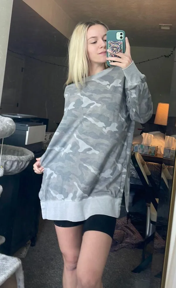 Old Navy Oversized Camo Sweatshirt - Image 3