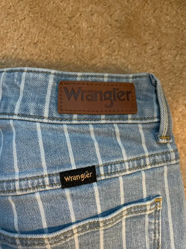 Wrangler High-Rise Rodeo Straight Crop Jeans - Image 6