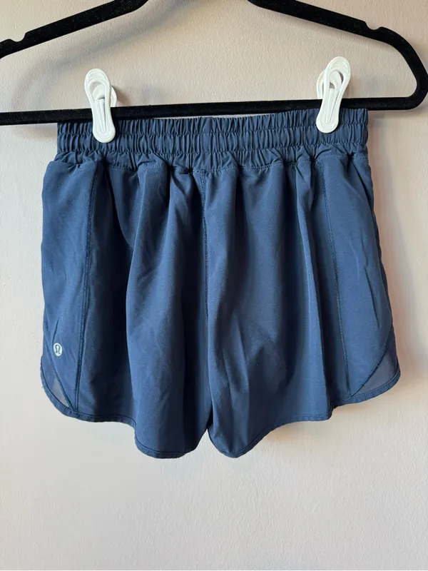 Lululemon Women’s Hotty Hot Shorts with Liner Navy Size 6 - Image 8